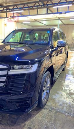 تۆیۆتا لاند کروزەر